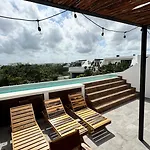 Meraki Luxury Condo By Marea