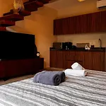 Meraki Luxury Condo By Marea