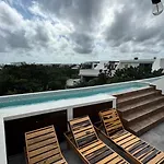 Meraki Luxury Condo By Marea